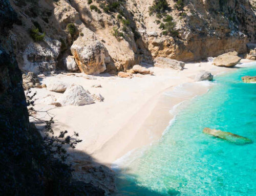 Cala Mariolu: la spiaggia più bella d’Europa e la seconda spiaggia più bella del mondo Eleonora Piras 2DA Linguistico tedesco