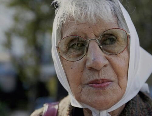 Mirta Acuña de Baravalle, Madre e Nonna di Plaza de Mayo